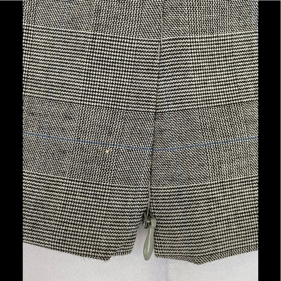 Tahari Sleeveless Top - Size 6 Petite - Picture 4 of 8